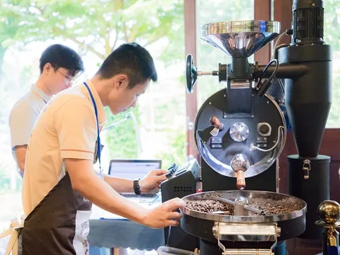 36 nghệ nhân tranh tài tại cuộc thi rang cà phê đặc sản Việt Nam 2025
