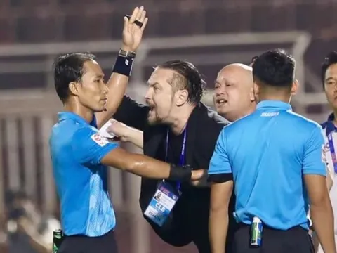 Đội bóng V.League công khai chỉ trích, đề nghị VFF 'xử đẹp' trọng tài Việt Nam