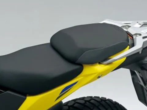 Suzuki chính thức ra mắt ‘vua côn tay’ 249cc mới giá 'mềm': Có phanh ABS 2 kênh hạ bệ Honda Winner X