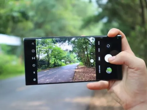 Chiến tướng huyền thoại Galaxy S22 Ultra vét kho,đập hộp rẻ như bèo, vẫn ngon như Galaxy S25 Ultra