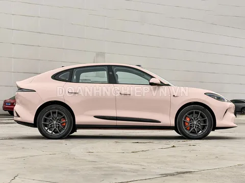 Xe gầm cao công suất 776 mã lực, trang bị ‘đỉnh nóc kịch trần’, giá rẻ bất ngờ