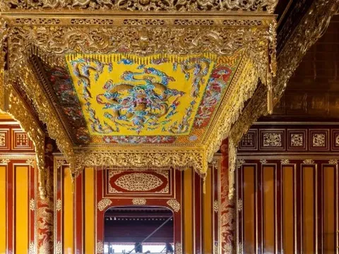'Tàng lọng' che ngai vàng các vị vua triều Nguyễn ra sao sau khi trùng tu?