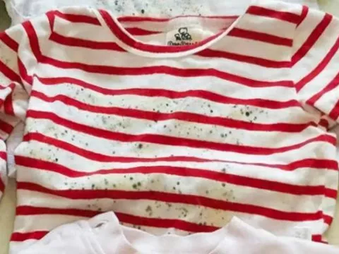 Làm thế nào để giặt sạch quần áo bị ố vàng và mốc? Một mẹo giúp bạn thực hiện được điều đó