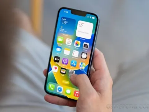 iPhone 14 giảm chạm đáy cuối tháng 2, là iPhone tai thỏ hoàn thiện nhất, trang bị xịn chiến đẹp Galaxy S24