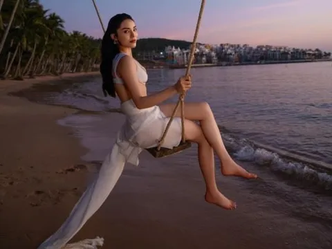 Hoa hậu Kỳ Duyên khoe vóc dáng siêu chuẩn, ấn tượng nhất là vòng eo nhỏ xíu lấn át cả Ngọc Trinh