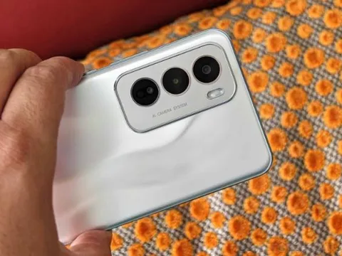 OPPO Reno12 5G giá dưới 10 triệu, diện mạo lẫn trang bị không kém Galaxy S24 hút khách Việt