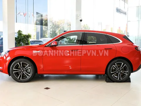 SUV lớn ngang Toyota Fortuner, công suất 644 mã lực, giá hơn 830 triệu đồng