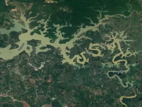 Ở Việt Nam có một dòng sông độc đáo từng khiến thế giới sửng sốt, đó là sông nào?