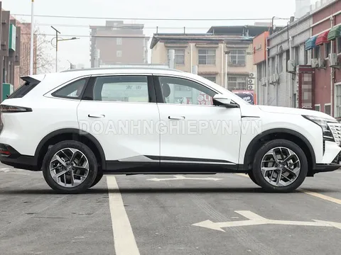 SUV hạng C công suất 192 mã lực, nhiều công nghệ tối tân, giá 400 triệu đồng