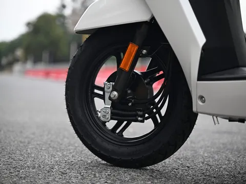 Xe tay ga trang bị vượt trội Honda Vision, giá ngang Wave RSX