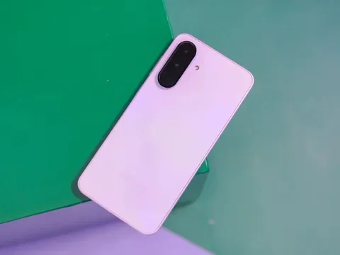 Samsung giới thiệu smartphone 5G, chống nước, RAM 12 GB, giá từ 8,29 triệu tại Việt Nam