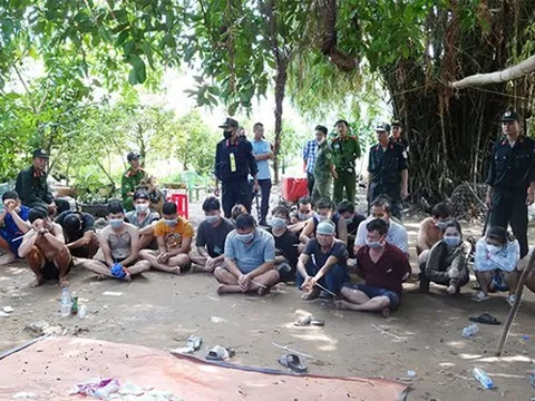 Khởi tố 53 đối tượng liên quan sòng bạc lớn do hai cha con cầm đầu