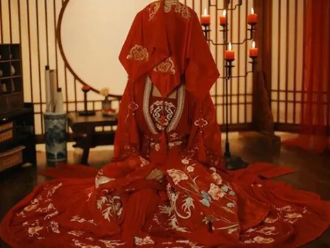 Tại sao con gái thời xưa phải kết hôn ở độ tuổi 13 hoặc 14 khi họ chưa trưởng thành? Đây là những lý do