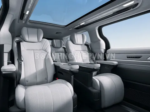 ‘Chuyên cơ mặt đất’ lấy cảm hứng từ máy bay Airbus, công suất 544 mã lực, giá từ 1,1 tỷ đồng, so kè cùng Toyota Alphard