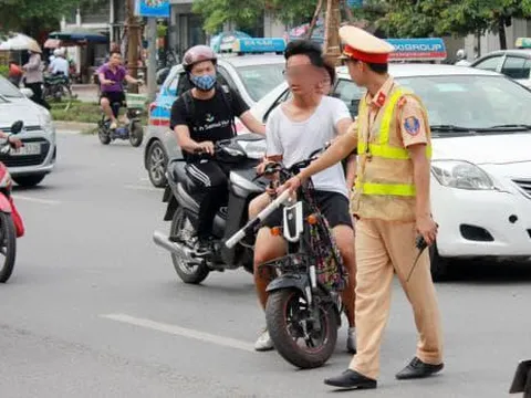 Bao nhiêu tuổi được phép điều khiển xe máy điện? Những trường hợp bắt buộc phải có bằng lái xe nếu không sẽ bị phạt