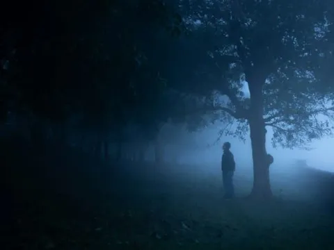 Giải mã hiện tượng “Quỷ Đả Tường”: Bí ẩn dân gian hay quy luật khoa học?