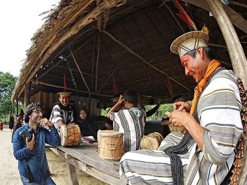 Chiêm ngưỡng bộ ảnh tuyệt đẹp về bộ lạc thổ dân tại rừng mưa nhiệt đới Amazon