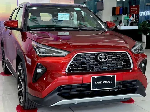 Bảng giá xe Toyota tháng 3/2025: Giảm giá mạnh