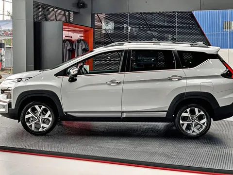 Xe gầm cao 7 chỗ tiết kiệm nhiên liệu, giảm giá gần 80 triệu tại Việt Nam