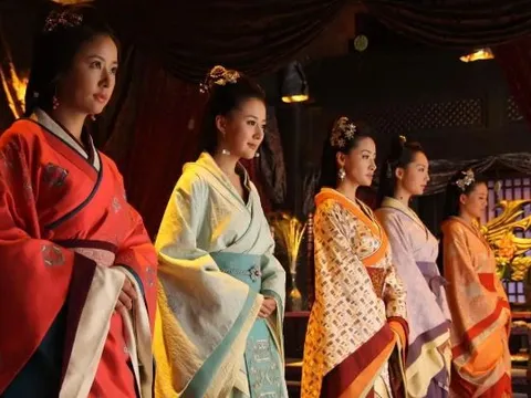 Bí ẩn những người phụ nữ đặc biệt trong Tử Cấm Thành: Chuyên gia dạy dỗ hoàng tử và quyền lực ẩn giấu sau bức màn cung cấm