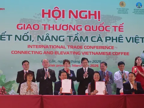 Doanh nghiệp Đắk Lắk ký kết 18 biên bản hợp tác phát triển cà phê