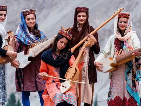 Bộ lạc có nhiều gái đẹp nhất thế giới: Phụ nữ 65 tuổi vẫn có thể sinh con, tuổi thọ trung bình là 100, hậu duệ của Alexander Đại đế