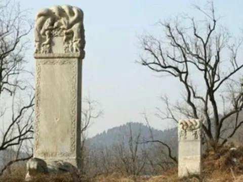 Giải mã bí ẩn về ngôi mộ khắc lời nguyền 8 chữ khiến hoàng đế Càn Long cũng sợ hãi, không dám đụng tới