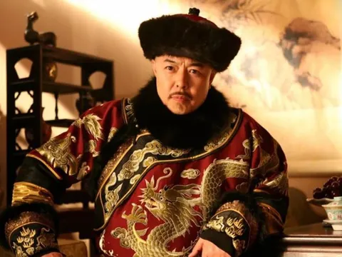 'Choáng váng' về chiều cao thật của Hoàng đế Càn Long