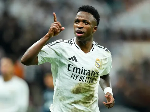 Vinicius sắp vượt qua huyền thoại Ronaldo