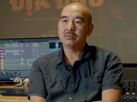 Đạo diễn Bùi Thạch Chuyên bồi hồi khi "được quay một bộ phim về Củ Chi ngay trên mảnh đất này"