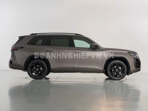 SUV dài hơn 5,1 mét, trang bị vượt trội Toyota Land Cruiser Prado, giá chưa tới 1 tỷ đồng