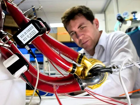 Kỳ tích y học Australia: Bệnh nhân sống 100 ngày với tim nhân tạo 