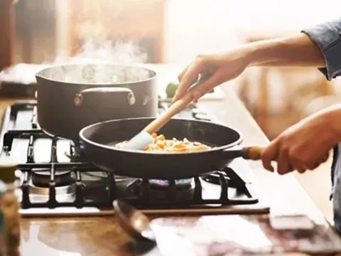 Tại sao con người phải nấu chín thức ăn còn động vật thì không?