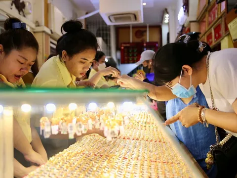 Giá vàng ngày 13/3/2025: Vàng thế giới và trong nước đồng loạt tăng mạnh, thiết lập mức cao mới 