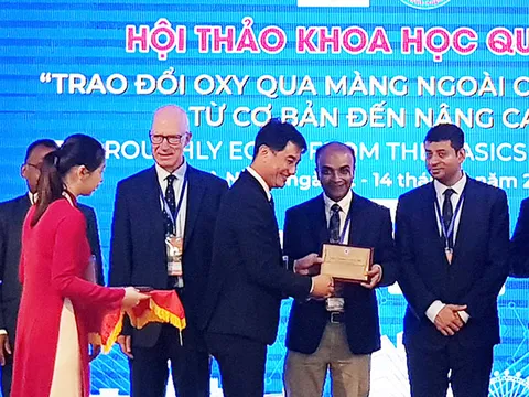 Chuyên gia y tế Hoa Kỳ chia sẻ công nghệ cấp cứu bệnh nhân nguy kịch do suy hô hấp, suy tim