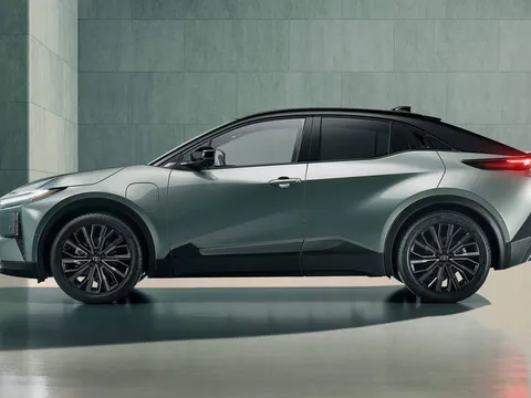 Toyota giới thiệu SUV mới ‘chất’ hơn Corolla Cross, trang bị ‘đỉnh nóc kịch trần’