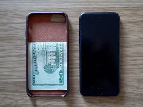 Bỏ tiền vào vỏ điện thoại, bí quyết đơn giản giúp bạn may mắn và chủ động hơn