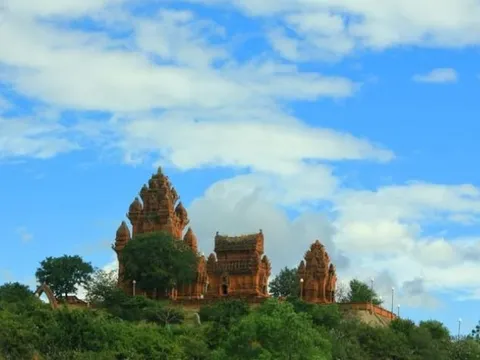 Khám phá những tháp Chăm cổ đẹp mê hồn ở Ninh Thuận