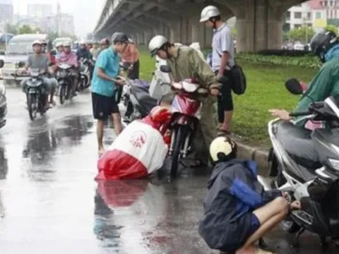 Từ 2025, đây những vị trí không được dừng xe mặc áo mưa khi tham gia giao thông, người dân cần biết kẻo bị phạt tiền triệu