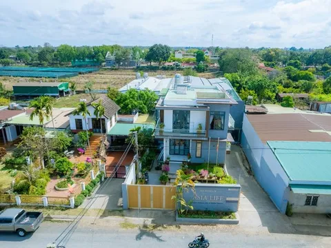 Công an kiểm tra nơi sản xuất loại kẹo rau củ mà Hằng Du Mục quảng cáo