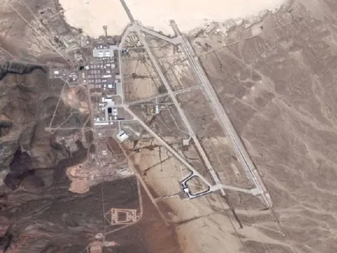 Mỹ: Tiết lộ động trời về “Khu vực 51”