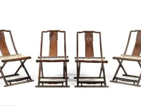 Chiêm ngưỡng bộ bàn ghế cổ 370 tuổi, được làm từ gỗ sưa, có giá gần 171 tỷ đồng