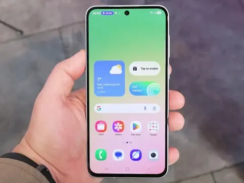 Rẻ hơn đến 10 triệu, điện thoại này gây kinh ngạc vì tính năng hơn cả Galaxy S25: Màn 6.7 inch, sạc 45W