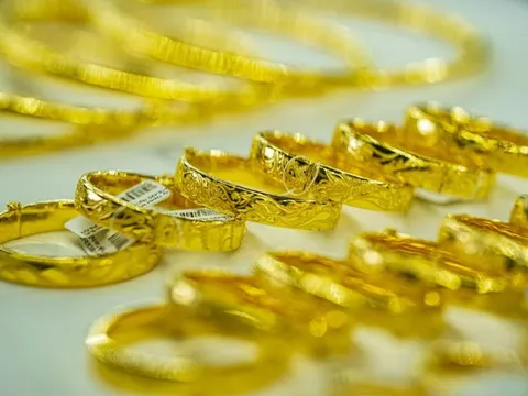 Giá vàng sáng 19/3/2025: Tăng mạnh, chạm mốc 99 triệu đồng/lượng 