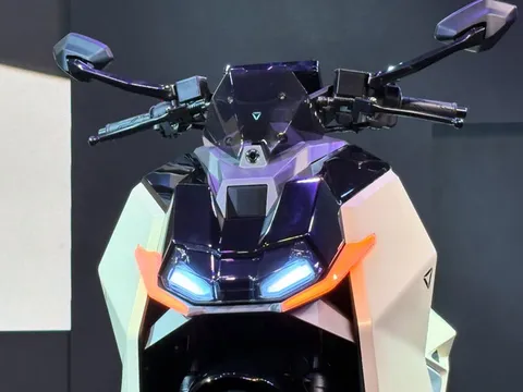 Xe tay ga thiết kế tương lai, trang bị vượt trội Honda SH, giá ngang Vision