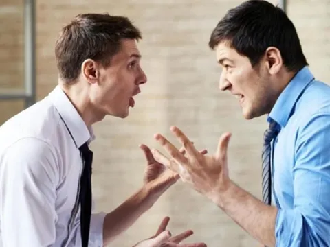 Nếu bạn là người thông minh thì không nên tranh cãi với những dạng người này, vừa tốn thời gian lại chẳng được ích gì