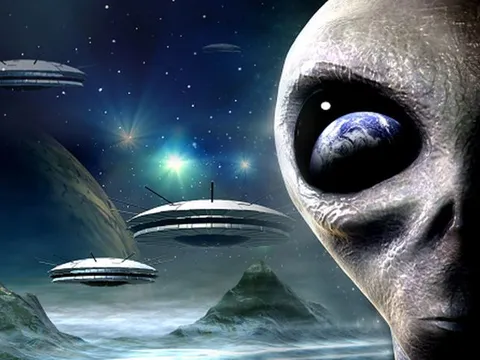 Cách nhà khoa học tiết lộ cách người ngoài hành tinh xuyên không đến Trái Đất