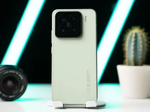 Vừa lên kệ tại Việt Nam, Xiaomi 15 5G đã giảm giá mạnh, quyết đầu với iPhone 16