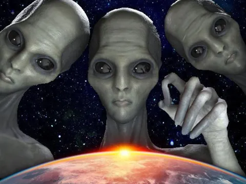 Người ngoài hành tinh sẽ xâm chiếm vũ trụ bằng cách cưỡi trên các thiên thạch?