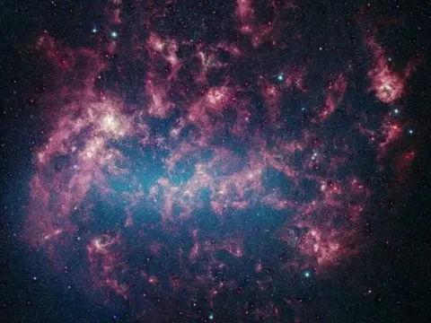 Lỗ đen khổng lồ gấp 600.000 lần mặt trời đang tiến gần chúng ta